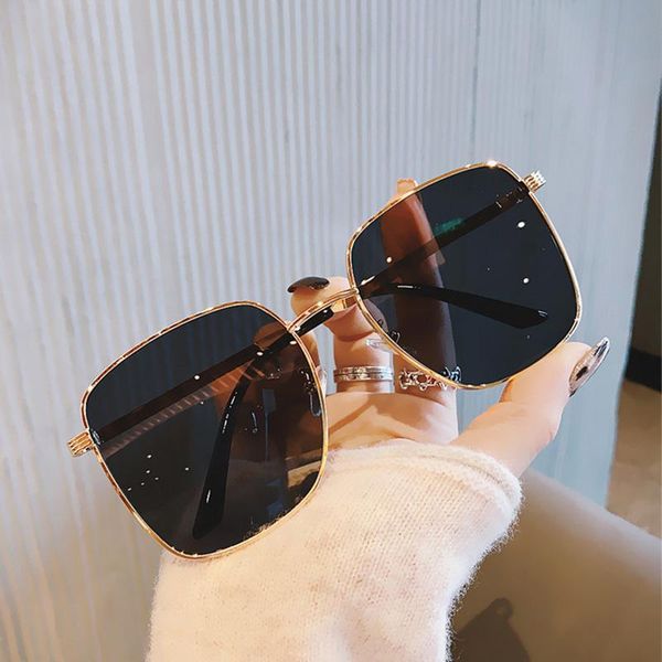 sunglasses 2021 metal square flat mirror women round face lady sun glasses vintage big frame female, White;black
sunglasses 2021 metal square flat mirror women round face lady sun glasses vintage big frame female, White;black