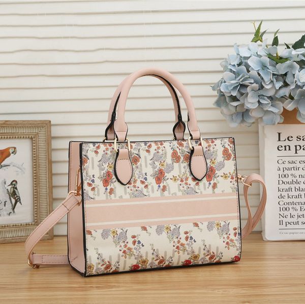 2021 luxurys famous designers womens shoulder bag fashion handbags tote cosmetic handbag purse cross bags
2021 luxurys famous designers womens shoulder bag fashion handbags tote cosmetic handbag purse cross bags