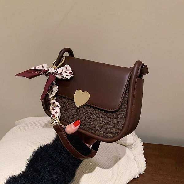 lamb wool saddle female 2021 new fashion armpit bag small and versatile ins chain single shoulder messenger bag
lamb wool saddle female 2021 new fashion armpit bag small and versatile ins chain single shoulder messenger bag