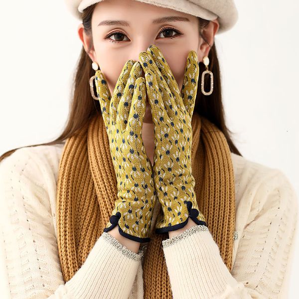 gloves k2n709 women' autumn and winter warm touch screen korean version cycling spring driving outdoor fashion knitted, Blue;gray
gloves k2n709 women' autumn and winter warm touch screen korean version cycling spring driving outdoor fashion knitted, Blue;gray