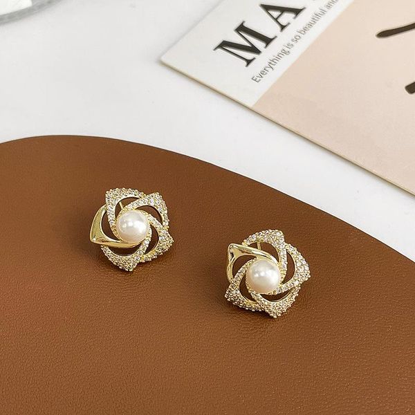 stud s925 pearl female micro-zircon design small boutique french earrings with high sense, Golden;silver
stud s925 pearl female micro-zircon design small boutique french earrings with high sense, Golden;silver