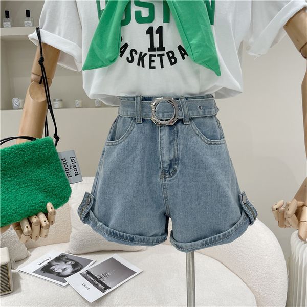female spring 2021 niche design fashions high white waistline denim shorts the line looses leg warmer pants with curly scabbard
female spring 2021 niche design fashions high white waistline denim shorts the line looses leg warmer pants with curly scabbard