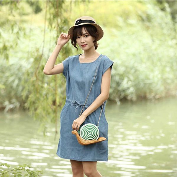 novel snail shape straw chain shoulder for women fashion holiday clutch female purse crossbody personalized designer bag c0601
novel snail shape straw chain shoulder for women fashion holiday clutch female purse crossbody personalized designer bag c0601