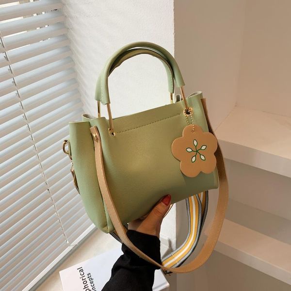 evening bags summer 2021pu leather fashion small flower portable bucket bag ladies shoulder messenger tote bolso mujer
evening bags summer 2021pu leather fashion small flower portable bucket bag ladies shoulder messenger tote bolso mujer