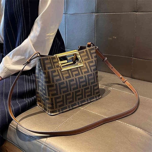 70% off deals online hong kong leather bucket bag women's 2022 new fashion design rivet letter messenger bag simple handbag
70% off deals online hong kong leather bucket bag women's 2022 new fashion design rivet letter messenger bag simple handbag