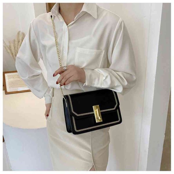 new 2021 lock decoration pu women's korean version popular simple single shoulder texture slung fashionable small square bag
new 2021 lock decoration pu women's korean version popular simple single shoulder texture slung fashionable small square bag