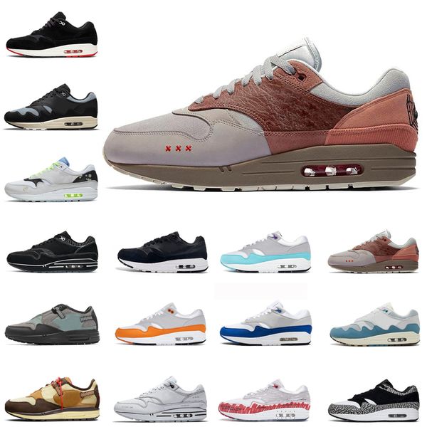 mens womens running shoes cave stone monarch patch bred anniversary royal sport sneaker outdoor trainers size 36-45
mens womens running shoes cave stone monarch patch bred anniversary royal sport sneaker outdoor trainers size 36-45