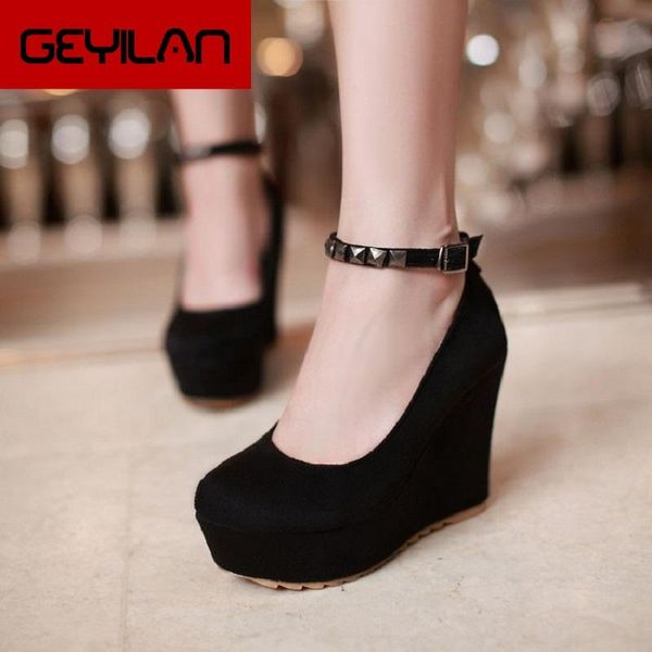 dress shoes spring and autumn black high heels thick sponge cake with word deduction wild tide a single shoe female.
dress shoes spring and autumn black high heels thick sponge cake with word deduction wild tide a single shoe female.