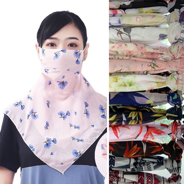 2021 summer chiffon white background printed polyester small floral dress mask fabric
2021 summer chiffon white background printed polyester small floral dress mask fabric