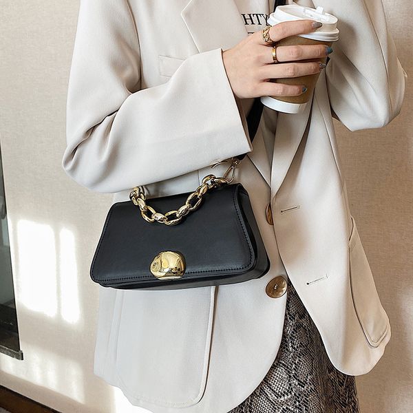 2021 new simple personalized thick chain women's bag hand single shoulder metal lock commuter messenger small square
2021 new simple personalized thick chain women's bag hand single shoulder metal lock commuter messenger small square