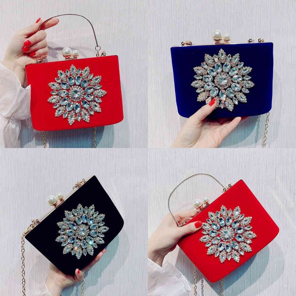 crystal clutch bags for women luxury designer women purse bags flower diamond pearl handbag vintage female crossbody bag zd1421
crystal clutch bags for women luxury designer women purse bags flower diamond pearl handbag vintage female crossbody bag zd1421