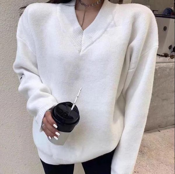 2021 fall winter fashion designer women's sweater high-end comfortable v-neck thickened c letter embroidery knit net red same style, White;black
2021 fall winter fashion designer women's sweater high-end comfortable v-neck thickened c letter embroidery knit net red same style, White;black