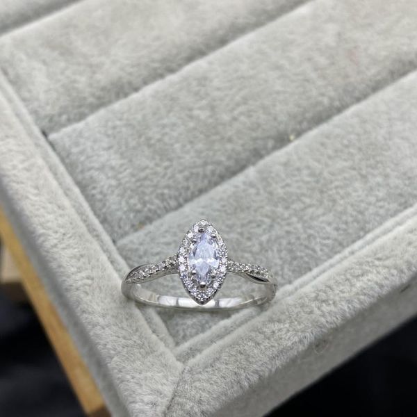 cluster rings 2021 s925 sterling silver ring luxury oval zircon inlaid diamond elegant personality wedding female, Golden;silver
cluster rings 2021 s925 sterling silver ring luxury oval zircon inlaid diamond elegant personality wedding female, Golden;silver