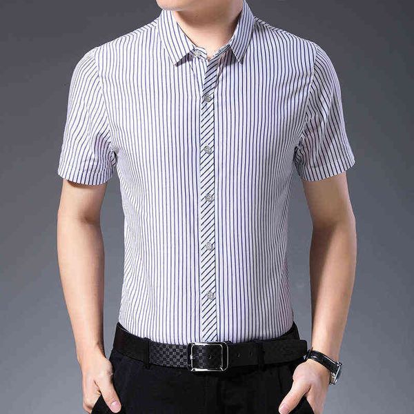 2021 summer comfortable lapel cardigan fashion korean stripe young men's short sleeve shirt men's, White;black
2021 summer comfortable lapel cardigan fashion korean stripe young men's short sleeve shirt men's, White;black
