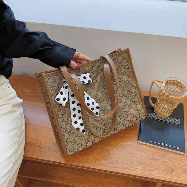 bag women new fashion armpit tote bag shaped single shoulder large capacity portable women's purses
bag women new fashion armpit tote bag shaped single shoulder large capacity portable women's purses