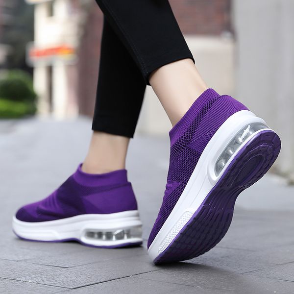 wholesale 2021 off men womens sports running shoes mesh breathable sock runners purple pink outdoor sneakers size 36-45 wy32-a12
wholesale 2021 off men womens sports running shoes mesh breathable sock runners purple pink outdoor sneakers size 36-45 wy32-a12