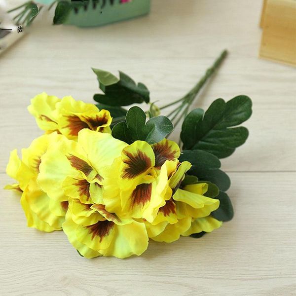 1pc 5 head artificial flowers handmade simulation plant pansy party/wedding decoration banquet flower bunch fake j1v1 decorative & wreaths
1pc 5 head artificial flowers handmade simulation plant pansy party/wedding decoration banquet flower bunch fake j1v1 decorative & wreaths