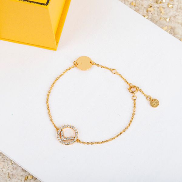 2022 charm bracelet with diamond and words hollow design for women wedding jewelry gift have box stamp ps3184a, Golden;silver
2022 charm bracelet with diamond and words hollow design for women wedding jewelry gift have box stamp ps3184a, Golden;silver