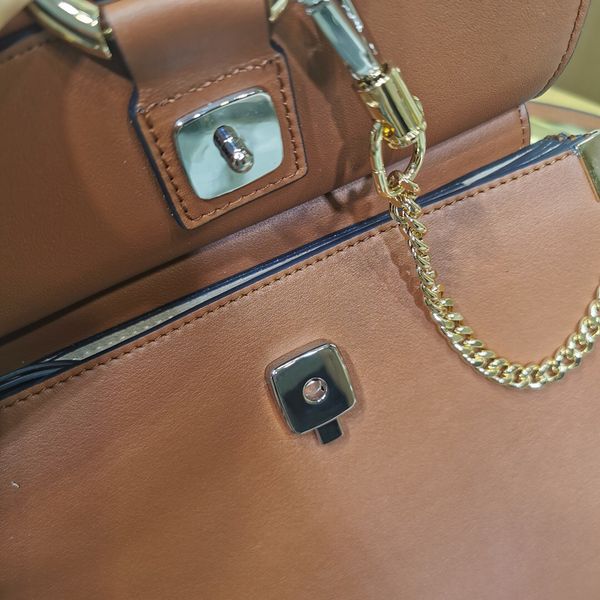 classic women's hand bag french designer 7a high-end customized quality leisure fashion style shoulder straps detachable and adjustable
classic women's hand bag french designer 7a high-end customized quality leisure fashion style shoulder straps detachable and adjustable