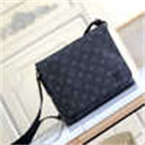 handles luxury city original single m44000 black flower small district men handbags iconic brand shoulder bags totes cross designer body
handles luxury city original single m44000 black flower small district men handbags iconic brand shoulder bags totes cross designer body