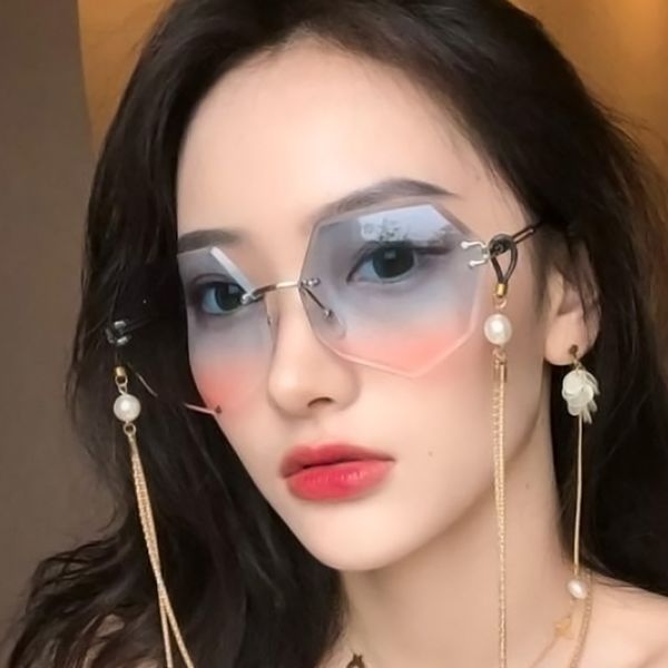 lx brand fashion lady sun glasses rimless sunglasses women brand designer alloy frame classic eyewear shades oculos de sol, White;black
lx brand fashion lady sun glasses rimless sunglasses women brand designer alloy frame classic eyewear shades oculos de sol, White;black