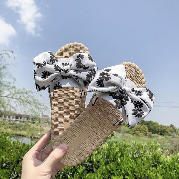 slippers summer daisy 2021 fashion bowknot female linen material non-slip lightweight temperament commute all-match, Black
slippers summer daisy 2021 fashion bowknot female linen material non-slip lightweight temperament commute all-match, Black
