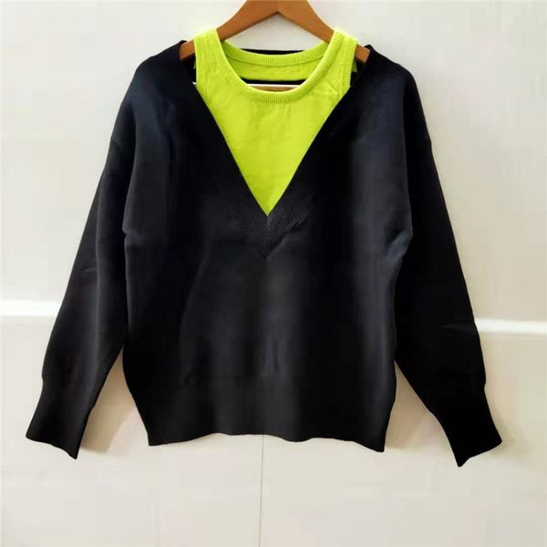 autumn and winter 2021 new color contrast fake two-piece vest long sleeve sweater fashion women's style, White;black
autumn and winter 2021 new color contrast fake two-piece vest long sleeve sweater fashion women's style, White;black