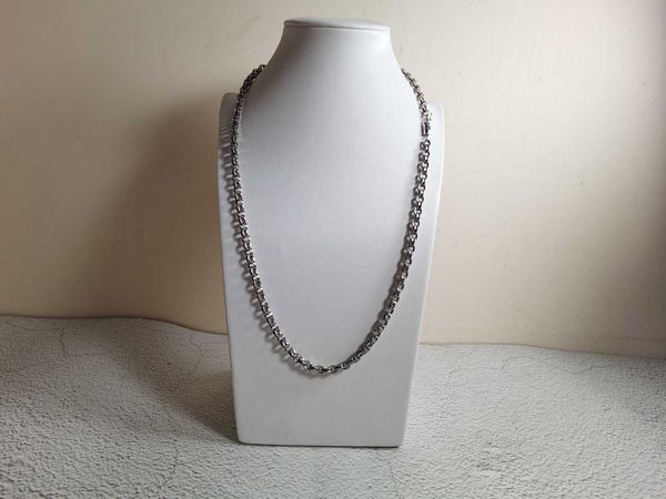 fashion chains cross necklace bracelet for lady design mens and women party wedding lovers gift hip hop jewelry with box, Silver
fashion chains cross necklace bracelet for lady design mens and women party wedding lovers gift hip hop jewelry with box, Silver