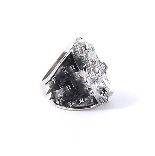 2006 indianapolis hampionship ring in a beautiful wooden case, Golden;silver
2006 indianapolis hampionship ring in a beautiful wooden case, Golden;silver