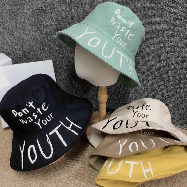 fashion's original lacquer printed letter double-sided wear big eaves cover face sunscreen versatile fisherman's hat autumn summer, Blue;gray
fashion's original lacquer printed letter double-sided wear big eaves cover face sunscreen versatile fisherman's hat autumn summer, Blue;gray