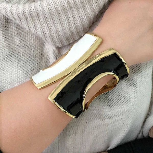 black mix white oil-spot glaze punk big cuff bracelets women statement bangles bracelets gold color tone alloy jewelry ukmoc q0717
black mix white oil-spot glaze punk big cuff bracelets women statement bangles bracelets gold color tone alloy jewelry ukmoc q0717