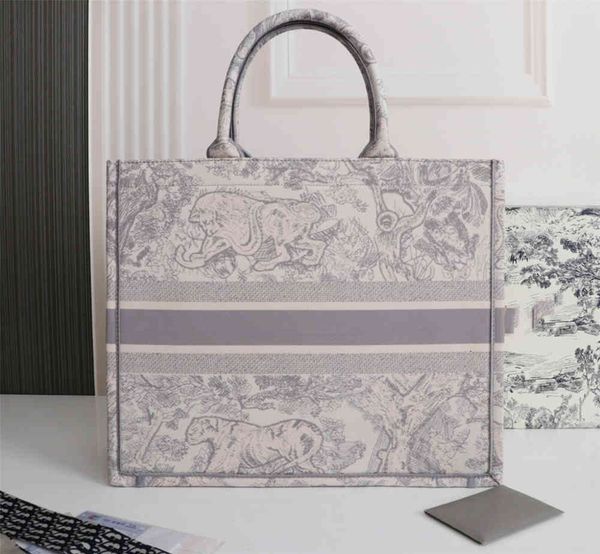 designer8a+tote bag handbag designer bag oversize three-dimensional embroidery tiger purse luxury women handbags checker plaid flower evenin
designer8a+tote bag handbag designer bag oversize three-dimensional embroidery tiger purse luxury women handbags checker plaid flower evenin