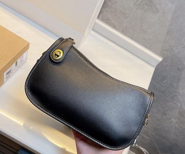 2021 designer's single shoulder armpit cross bag fashion luxury crescent mahjong bags size 23*13cm
2021 designer's single shoulder armpit cross bag fashion luxury crescent mahjong bags size 23*13cm