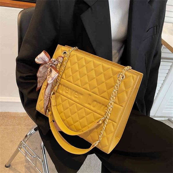 83% off wholesale sale fashion lingge women's spring and summer 2022 chain single shoulder large capacity tote hand bag
83% off wholesale sale fashion lingge women's spring and summer 2022 chain single shoulder large capacity tote hand bag