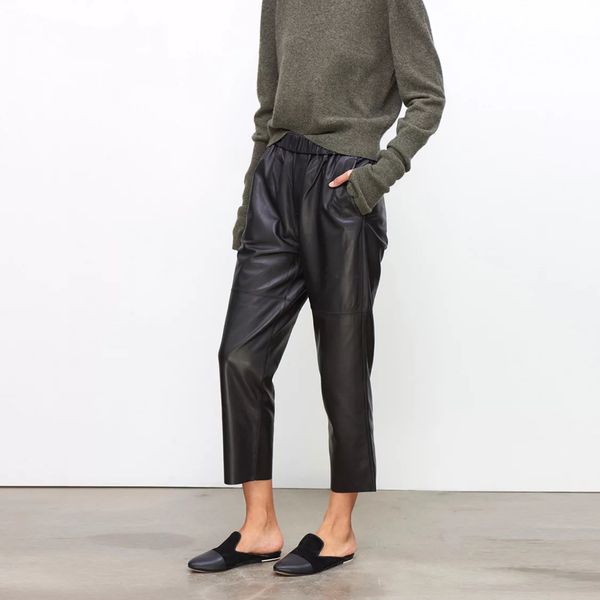 warm women pants real leather pants women leather tousers high waist harem pants plus size elastic waist streetwear trou, Black;white
warm women pants real leather pants women leather tousers high waist harem pants plus size elastic waist streetwear trou, Black;white