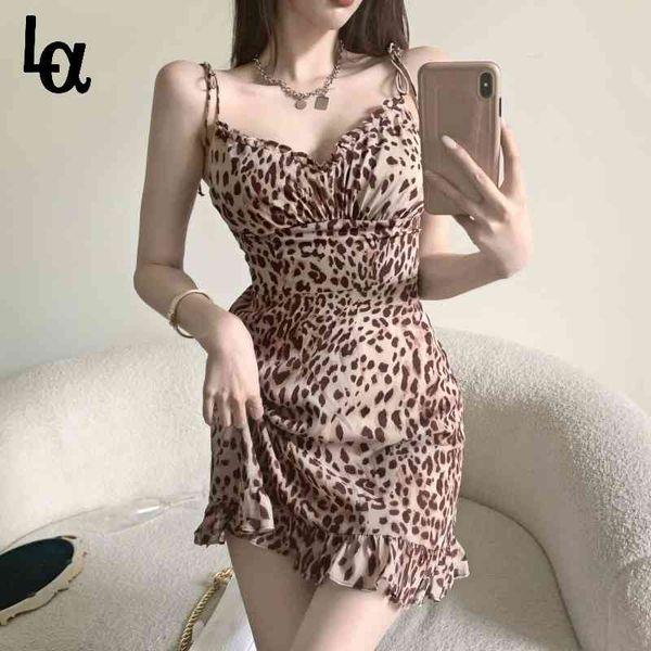 summer vintage strap dress women casual elegant leopard print ruffles slim korean chic party club 210519, Black;gray
summer vintage strap dress women casual elegant leopard print ruffles slim korean chic party club 210519, Black;gray