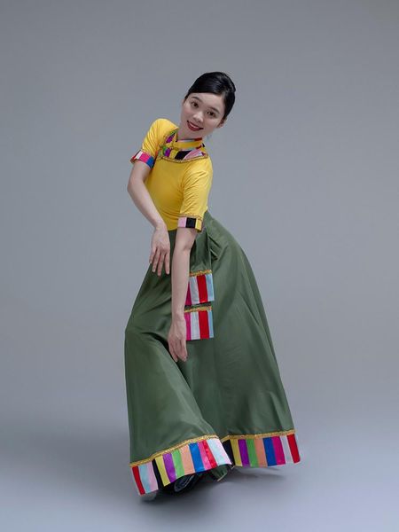ethnic clothing tibetan dance costumes female minority opening big swing skirt grading practice, Red
ethnic clothing tibetan dance costumes female minority opening big swing skirt grading practice, Red