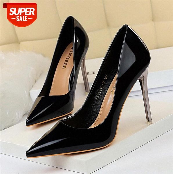 1829-2 european and american style metal heel super high-heeled shiny patent leather shallow mouth pointed nightclub thin shoes #mj59
1829-2 european and american style metal heel super high-heeled shiny patent leather shallow mouth pointed nightclub thin shoes #mj59