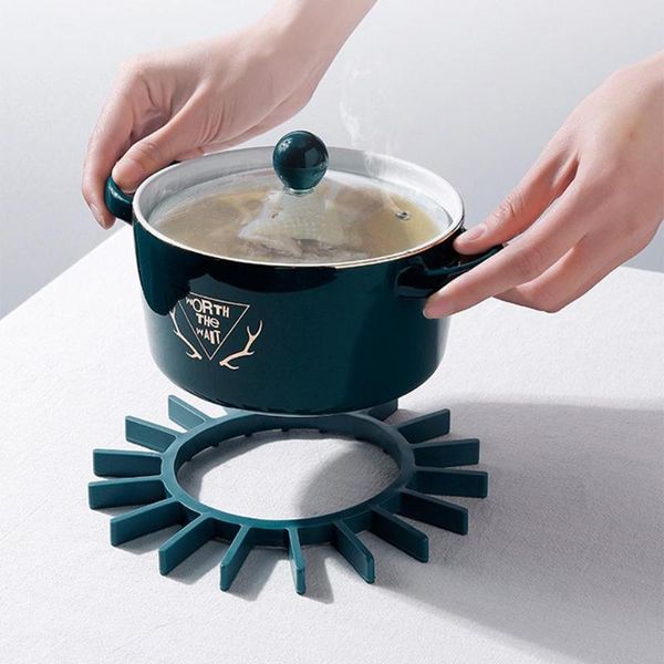 table runner nordic silicone heat resistant pot tea mat expanding bowl pad non-slip plates trays insulation placemats kitchen tool
table runner nordic silicone heat resistant pot tea mat expanding bowl pad non-slip plates trays insulation placemats kitchen tool
