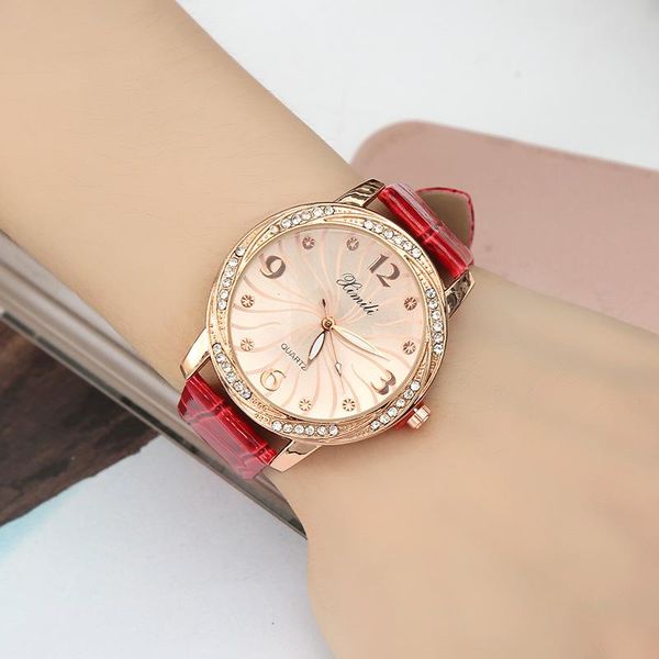 wristwatches 2021 fashion belt watch diamond dial girl student simple quartz, Slivery;brown
wristwatches 2021 fashion belt watch diamond dial girl student simple quartz, Slivery;brown