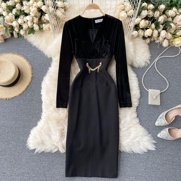 casual dresses women's autumn winter 2021 retro velvet stitching slim over knee dress lady v neck long sleeve elegant vestidos p661, Black;gray
casual dresses women's autumn winter 2021 retro velvet stitching slim over knee dress lady v neck long sleeve elegant vestidos p661, Black;gray