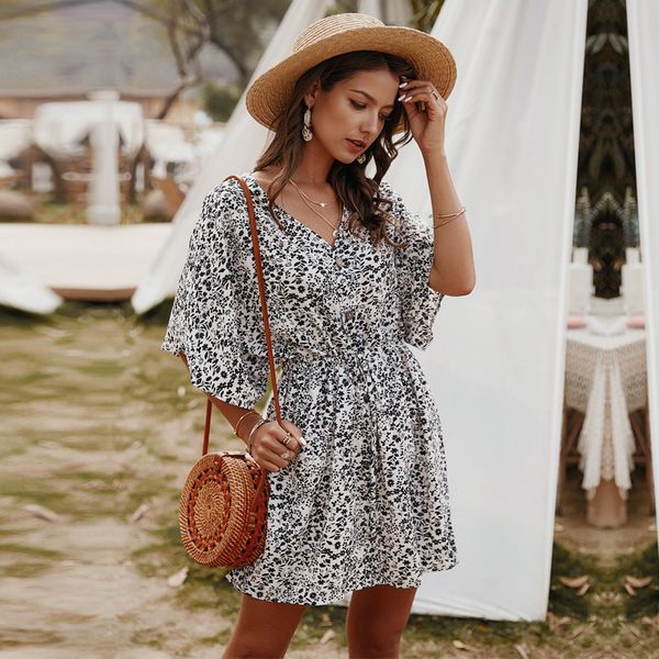 summer ladies temperament short floral women 2021 new vacation print button v-neck above knee mini dress, Black;gray
summer ladies temperament short floral women 2021 new vacation print button v-neck above knee mini dress, Black;gray
