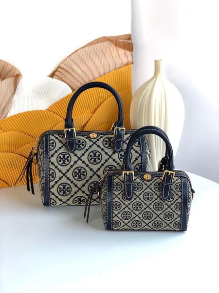 tb wine bucket toast woven jacquard single shoulder portable messenger old flower pillow bag
tb wine bucket toast woven jacquard single shoulder portable messenger old flower pillow bag