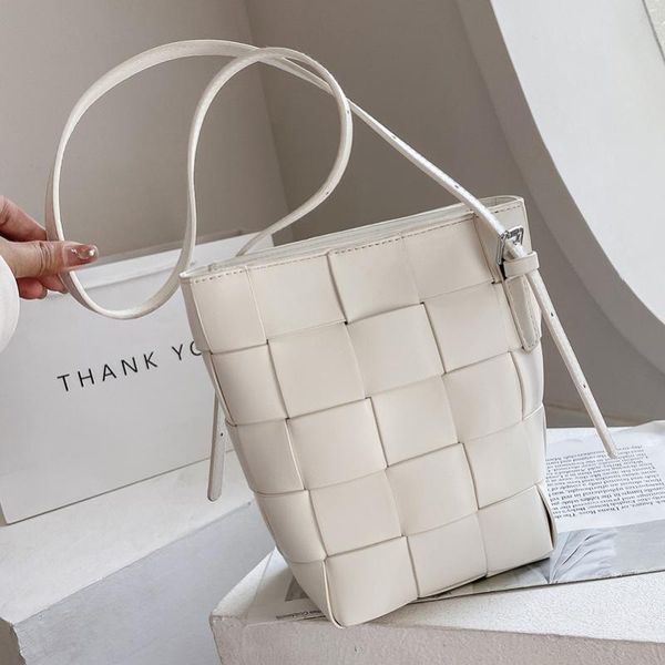 evening bags european and american simple casual ladies woven one-shoulder messenger bag 2021 summer female korean fashion bucket
evening bags european and american simple casual ladies woven one-shoulder messenger bag 2021 summer female korean fashion bucket