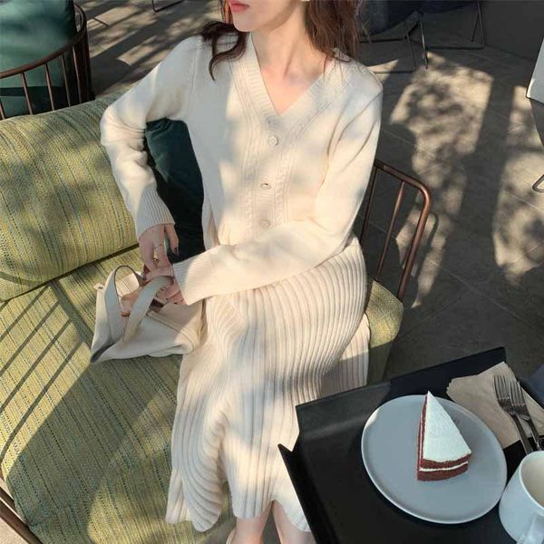 knitted sweater dress women v-neck long sleeve korean midi twist a-line elegant casual solid autumn winter dresses, Black;gray
knitted sweater dress women v-neck long sleeve korean midi twist a-line elegant casual solid autumn winter dresses, Black;gray