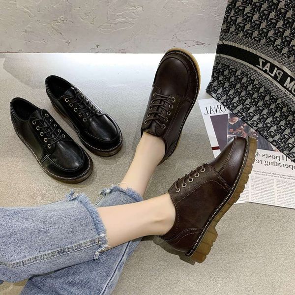 Casual shoes 2020 new flat bottom lace up plush leather shoes female British style student black Brock single work
Casual shoes 2020 new flat bottom lace up plush leather shoes female British style student black Brock single work