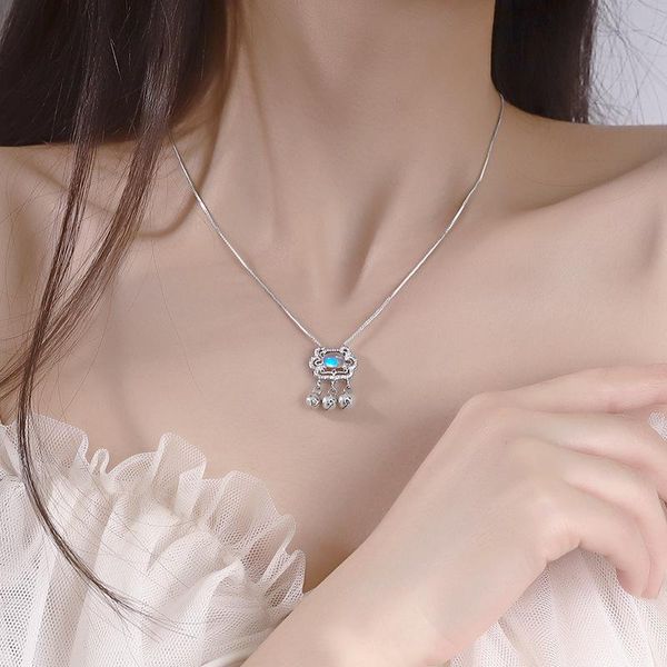 pendant necklaces super fairy moonstone long-life lock bell collarbone chain niche peace ins temperament korean version necklace, Silver
pendant necklaces super fairy moonstone long-life lock bell collarbone chain niche peace ins temperament korean version necklace, Silver