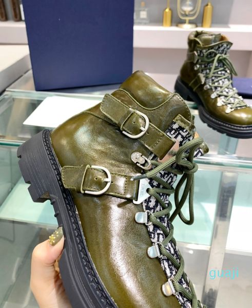 fashionable high-quality winter couple strap martin boots keep their feet warm but contain, Black
fashionable high-quality winter couple strap martin boots keep their feet warm but contain, Black