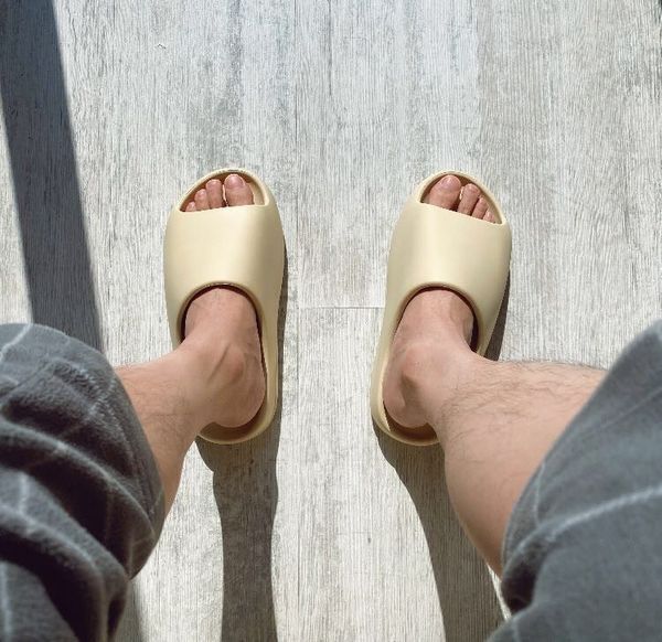 2022 Top runner sandal Slipper slide sandals shoes mens Enflame Orange triple black white bone resin earth brown green men women, As pic. no.1
2022 Top runner sandal Slipper slide sandals shoes mens Enflame Orange triple black white bone resin earth brown green men women, As pic. no.1