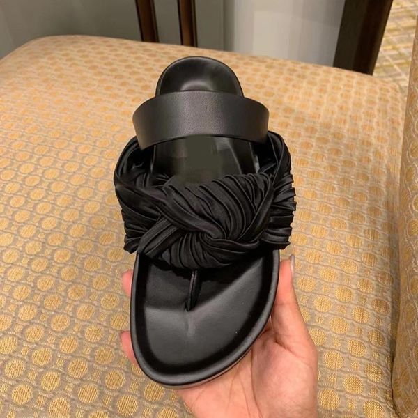 slippers koovan women's flip-flops female non-slip black beach leisure sandals for summer girls shoes sexy
slippers koovan women's flip-flops female non-slip black beach leisure sandals for summer girls shoes sexy